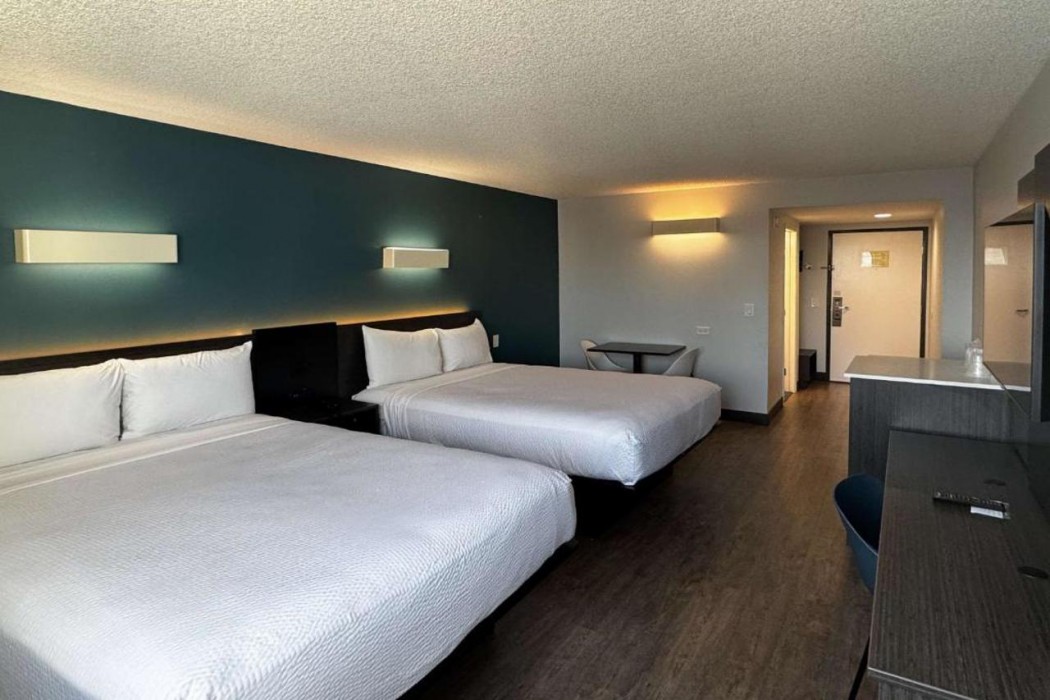 Studio6 Suites Carson, CA 11/37