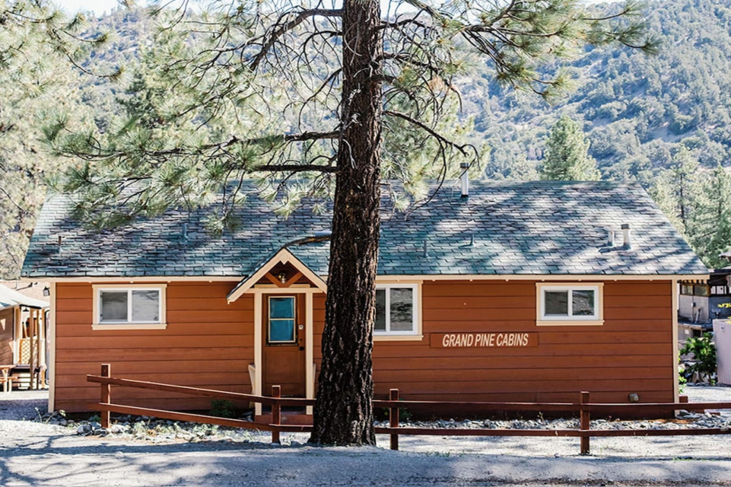 Grand Pine Cabins 2/43