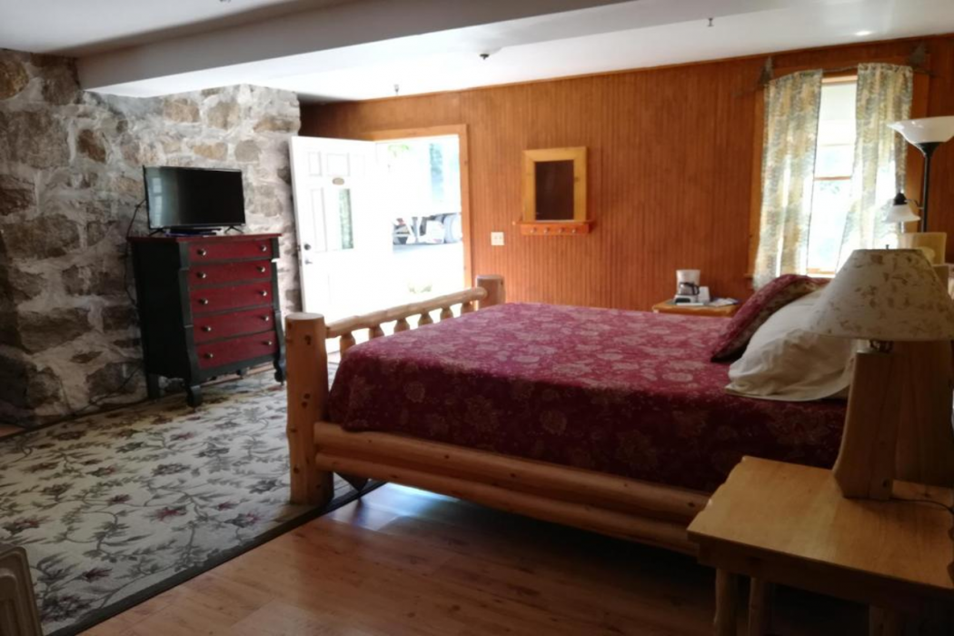 The Woods Inn 14/61