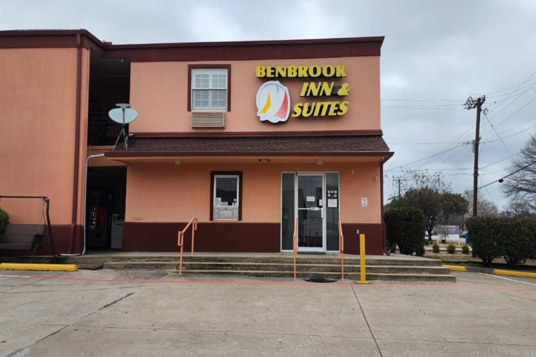 Benbrook Inn & Suites by Fort Worth I-20 1/34