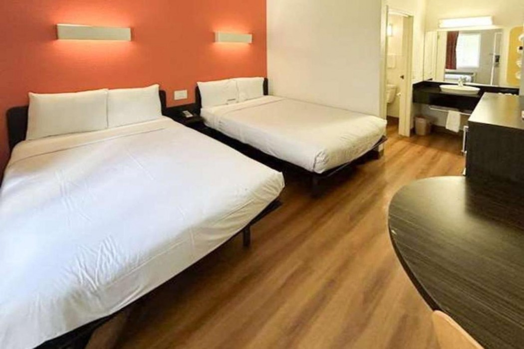 Studio6 Suites - Riverside, CA - South 8/10