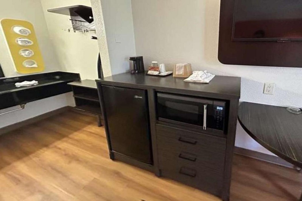 Studio6 Suites - Riverside, CA - South 6/10