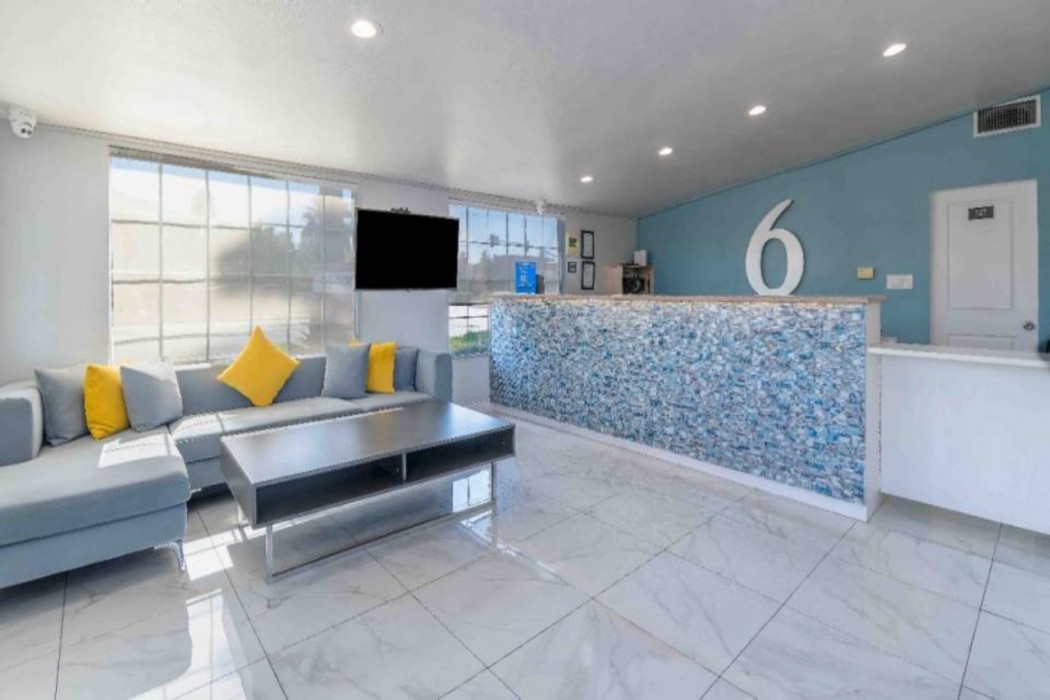 Lobby at Studio6 Suites Madera, CA - Yosemite, MADERA - CA