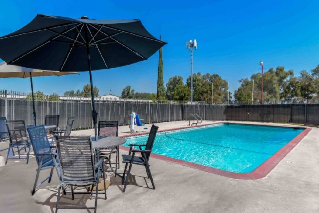 Studio6 Suites Madera, CA - Yosemite 40/51