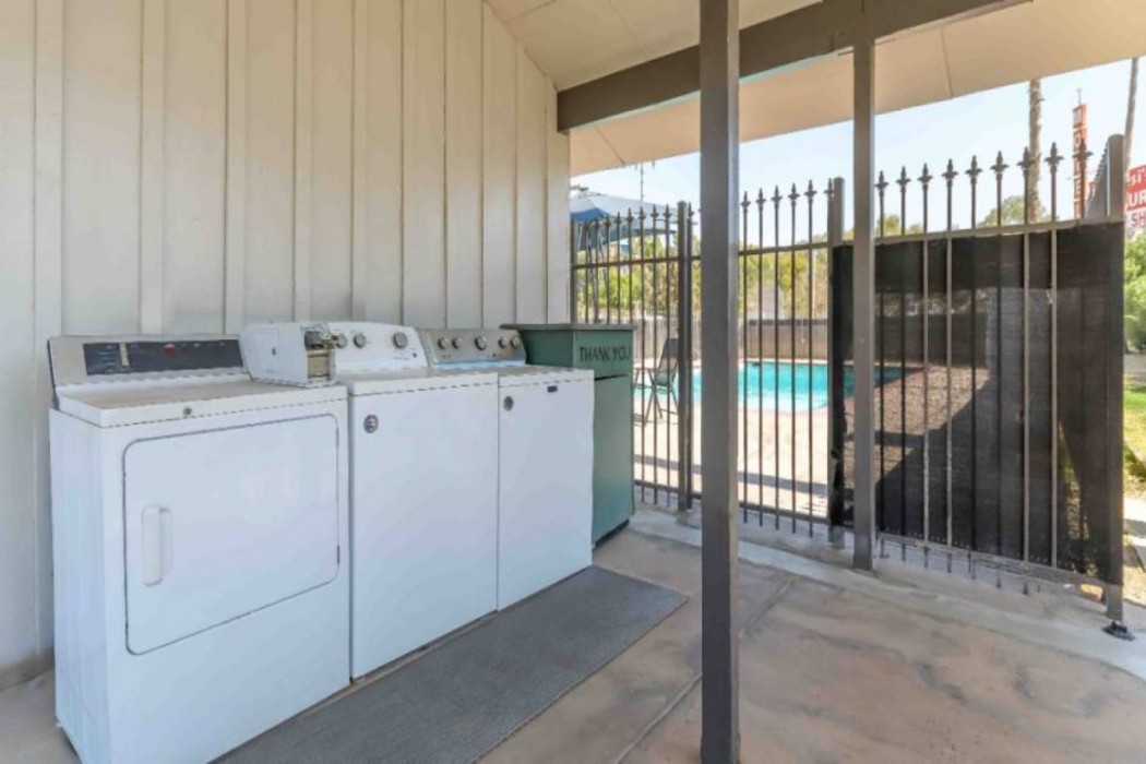 Studio6 Suites Madera, CA - Yosemite 38/51