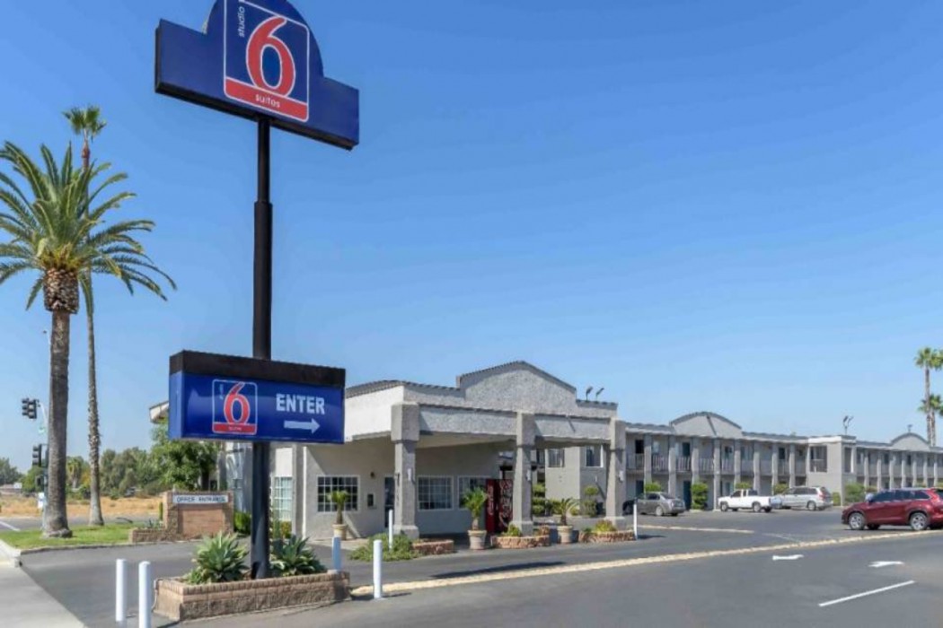 Studio6 Suites Madera, CA - Yosemite image