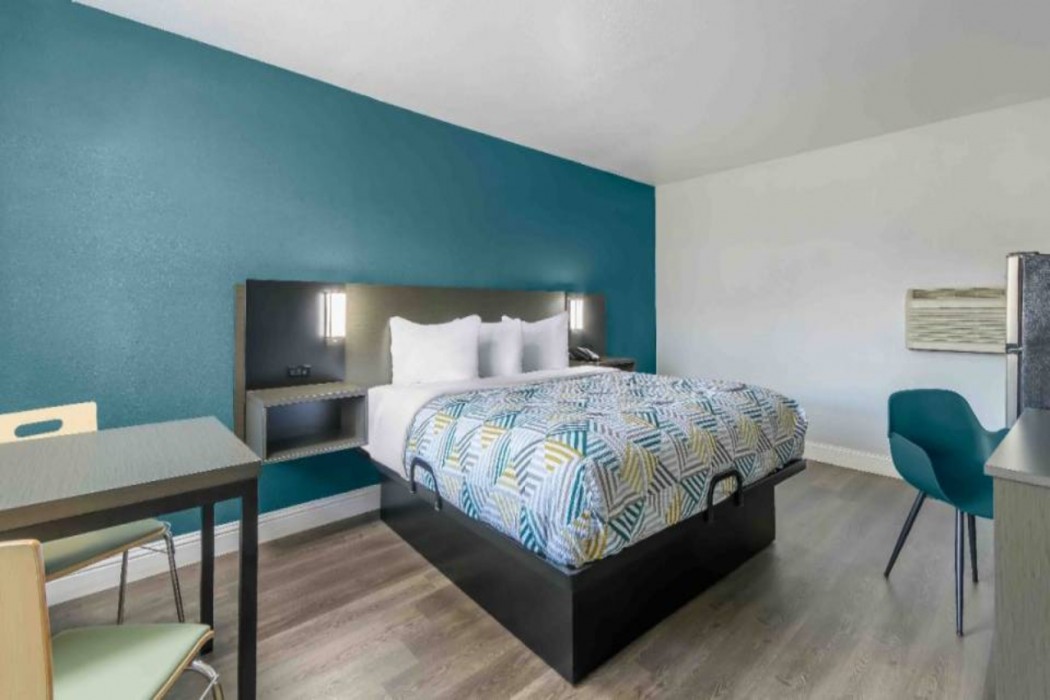 Studio6 Suites Madera, CA - Yosemite 16/51