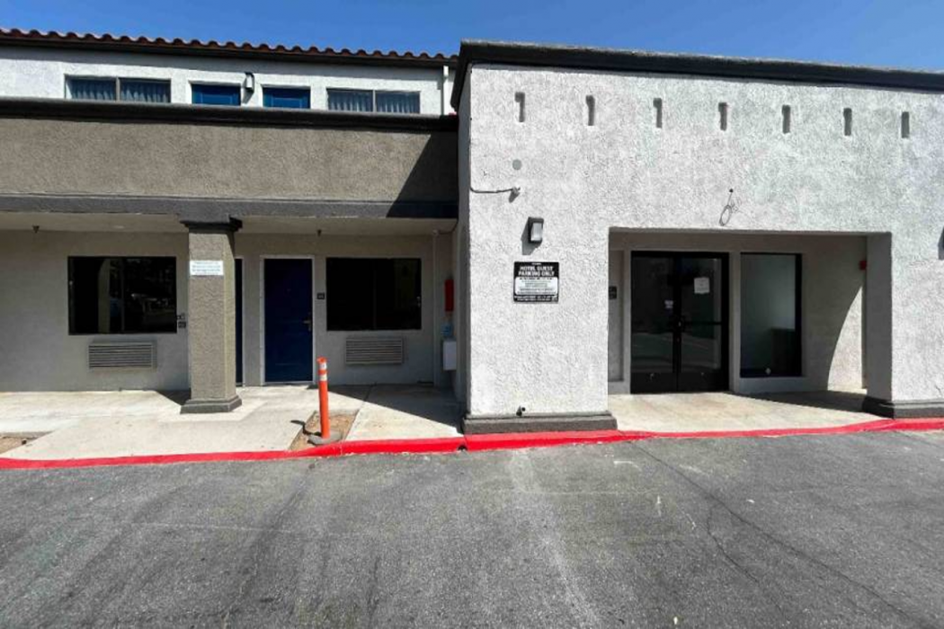 Motel6 Lake Elsinore, CA in LAKE ELSINORE - CA