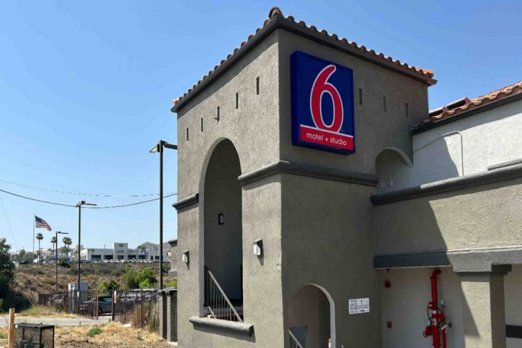 Motel6 Lake Elsinore, CA image