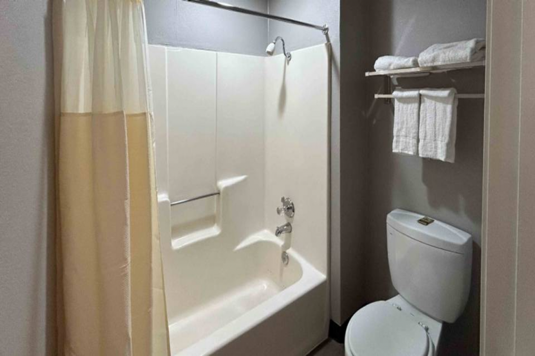 Motel6 Lake Elsinore, CA 16/29