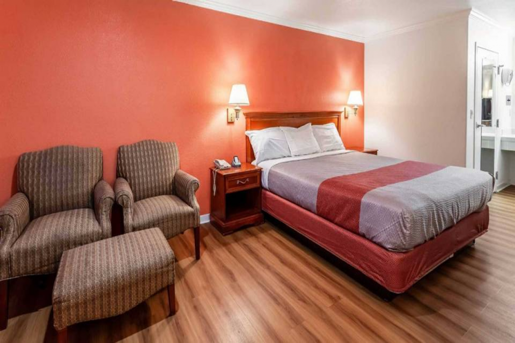 Motel6 Stockton, CA - East 15/29