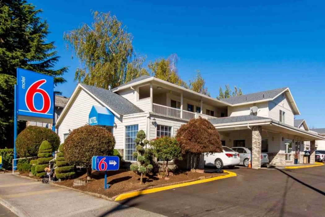 Motel6 Portland, OR Mall 205 image