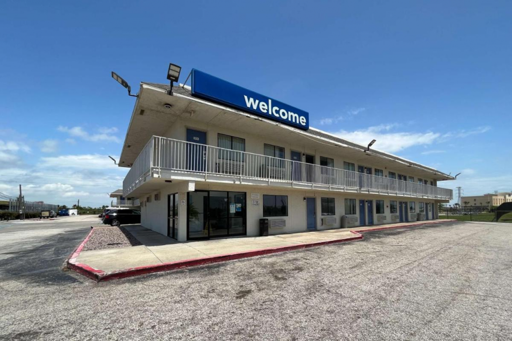 Studio6 Galveston, TX image