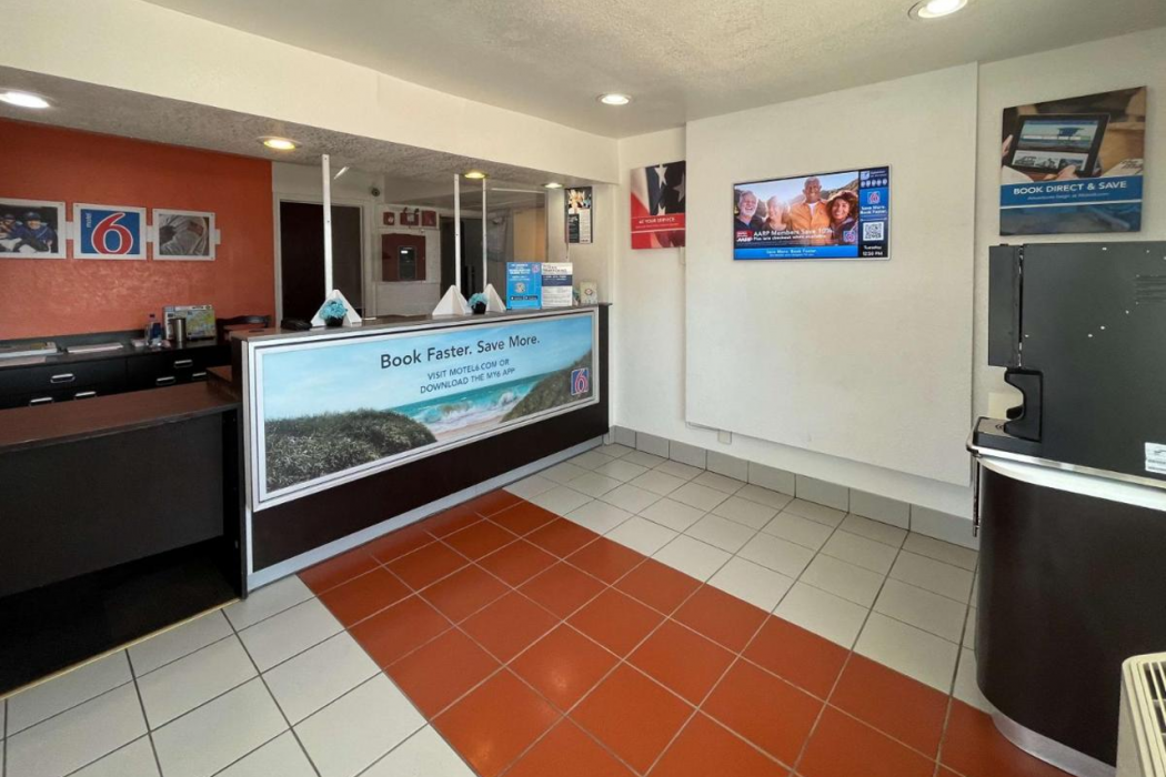Lobby at Studio6 Galveston, TX, GALVESTON - TX