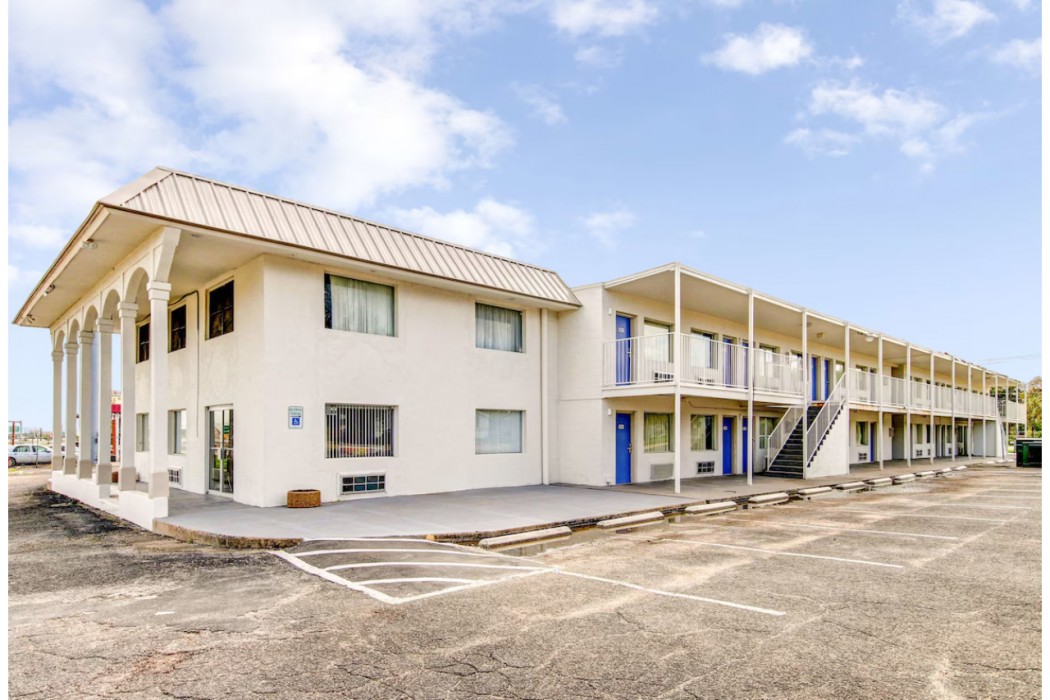 Motel6 Waco, TX - Lacy Lakeview image