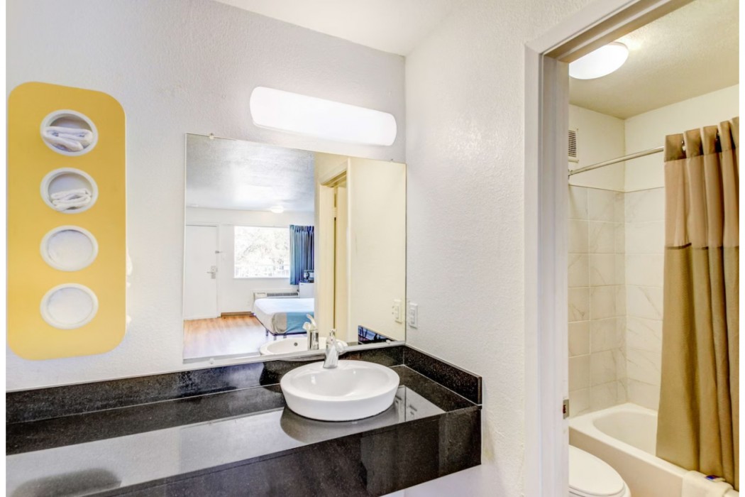 Motel6 Waco, TX - Lacy Lakeview 33/49