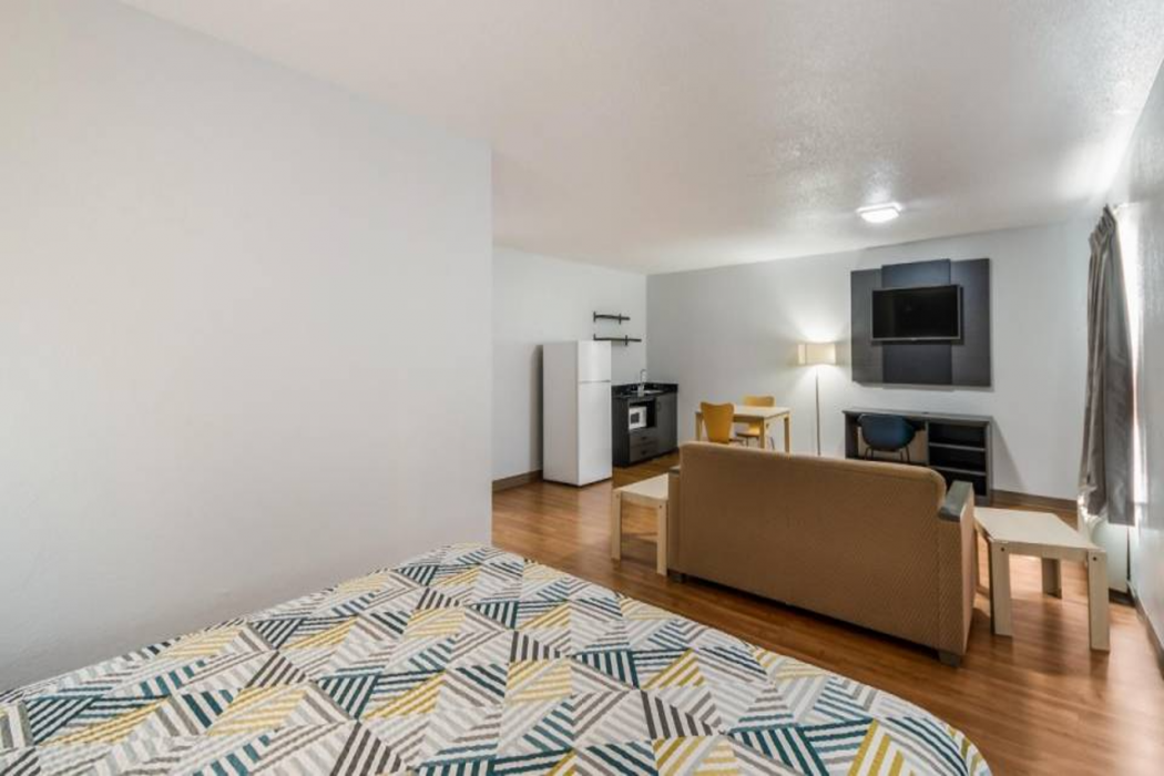 Studio6 Laredo, TX - North I 35 14/47