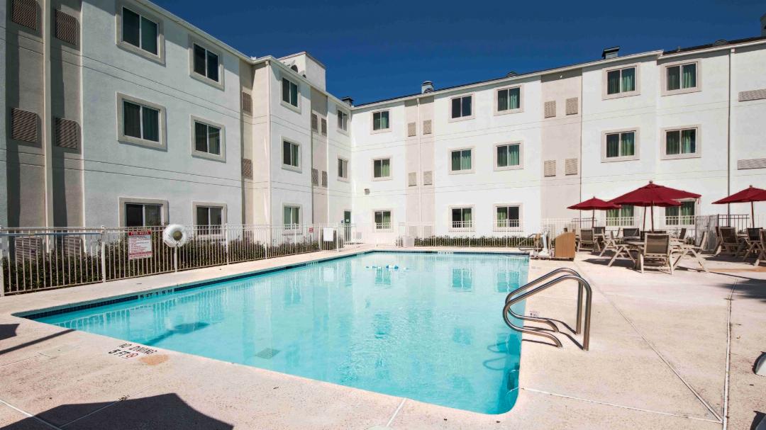 Motel6 Brownsville, TX 37/70