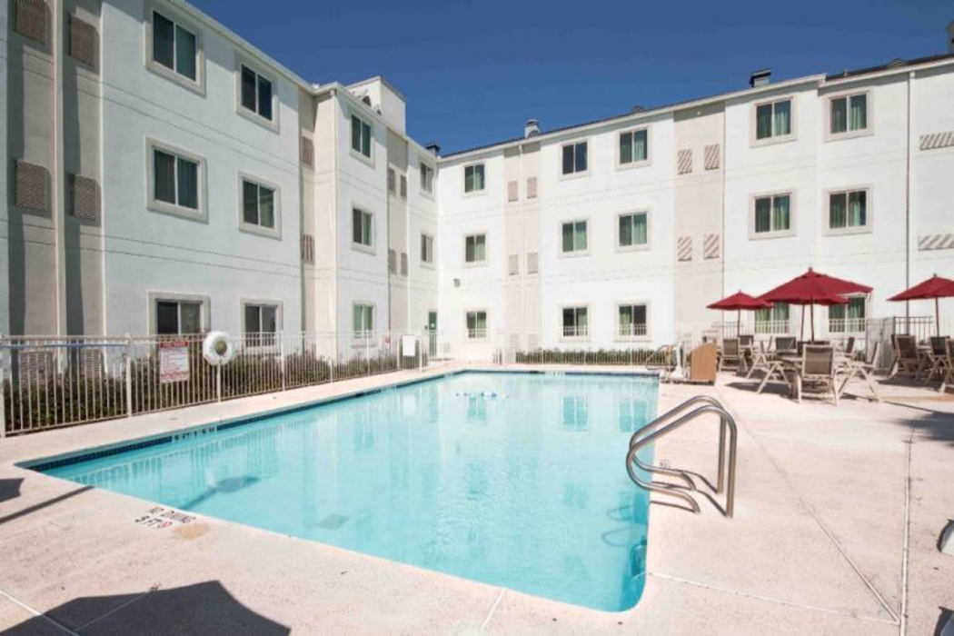 Motel6 Brownsville, TX 43/70