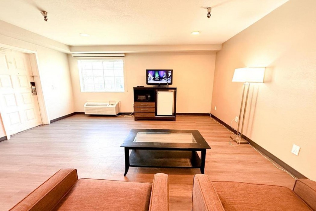 Studio6 Suites Tucson, AZ – Airport / Kino Sports Complex 8/10