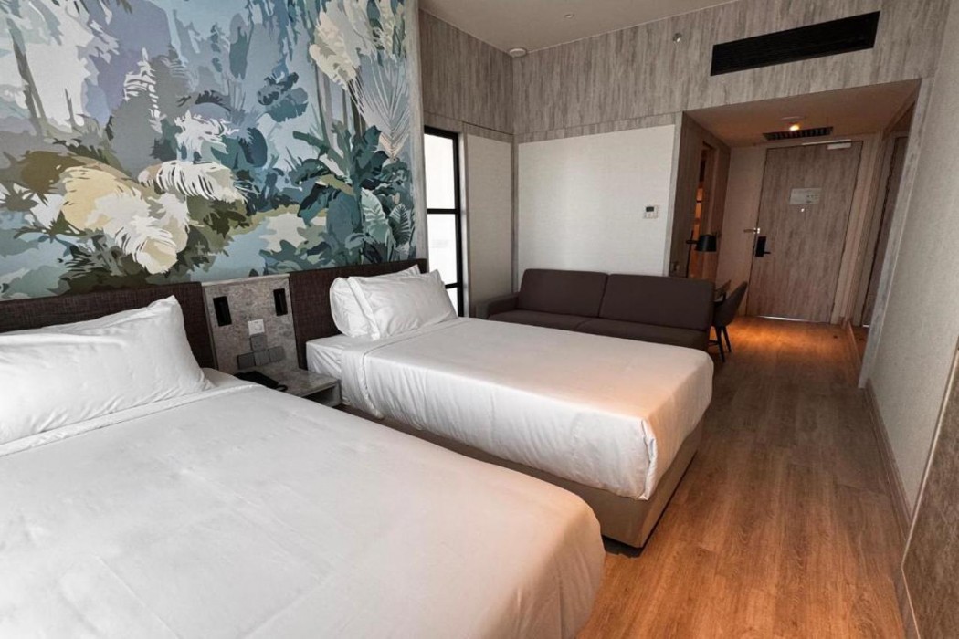Fifth Avenue Hotel 8/49