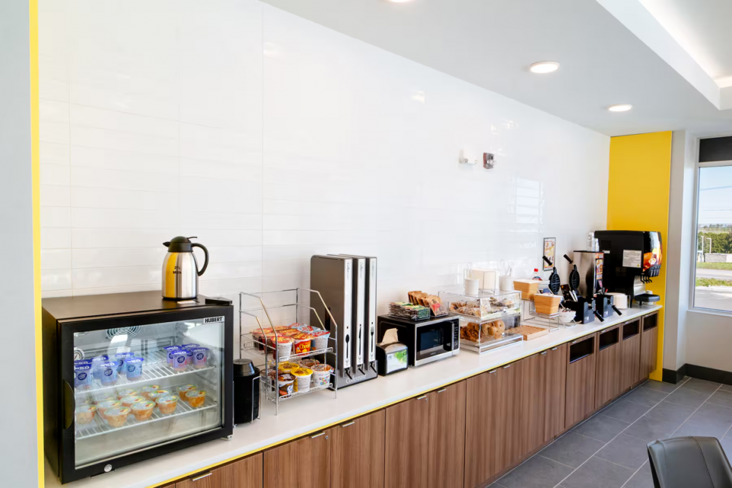 Microtel Inn & Suites by Wyndham Newark NY 19/27