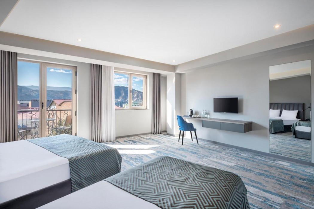 Hotel Address 9D 11/54