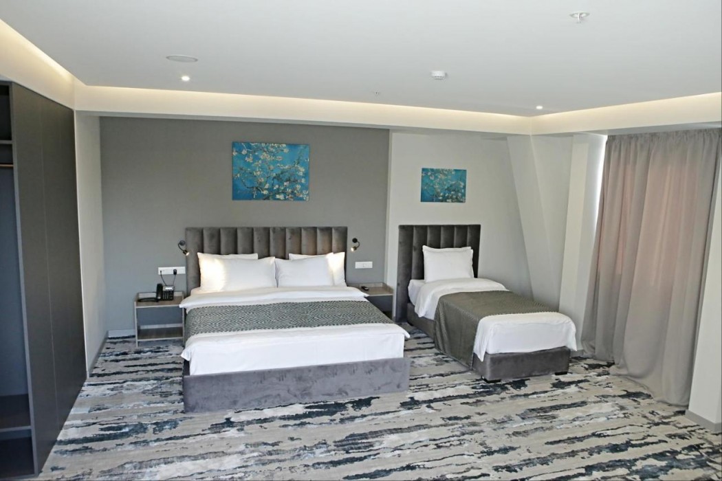 Hotel Address 9D 16/54