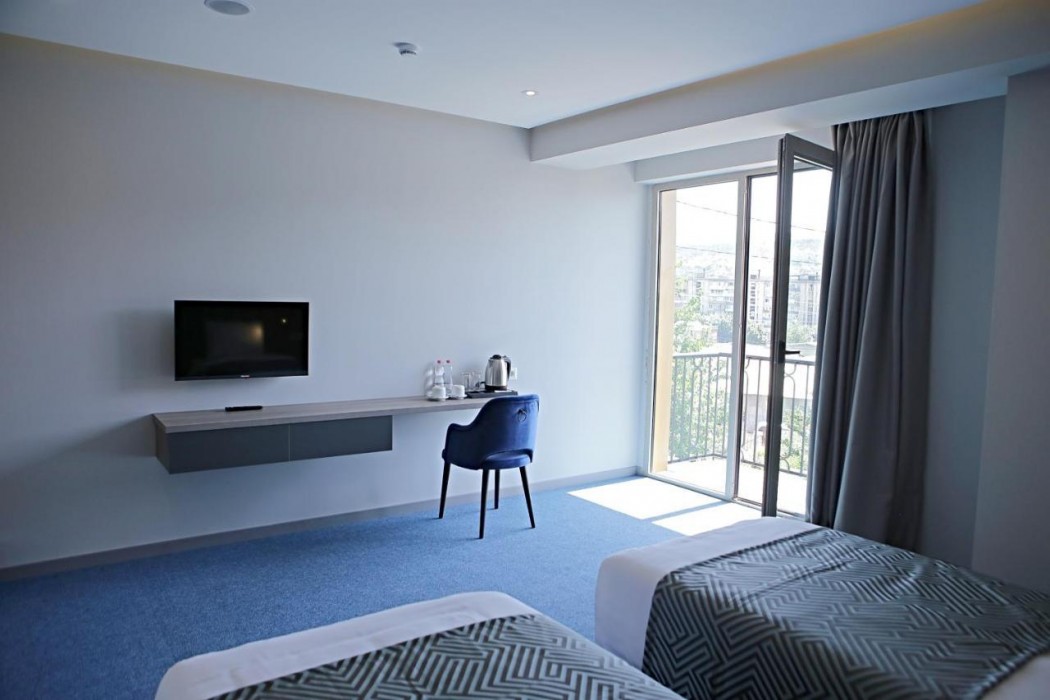 Hotel Address 9D 13/54