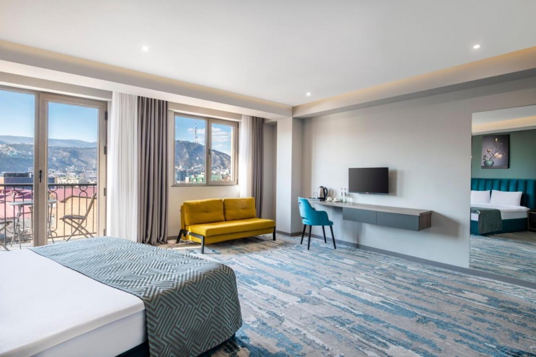 Hotel Address 9D 7/54
