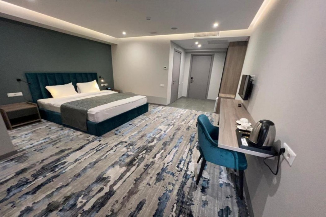 Hotel Address 9D 14/54