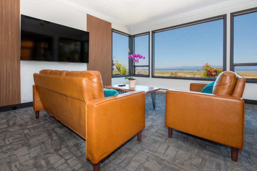 Sea Edge Beachside Hotel 18/59