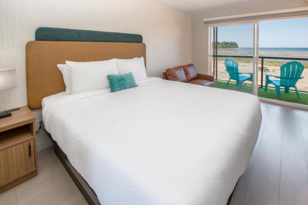 Sea Edge Beachside Hotel 13/59