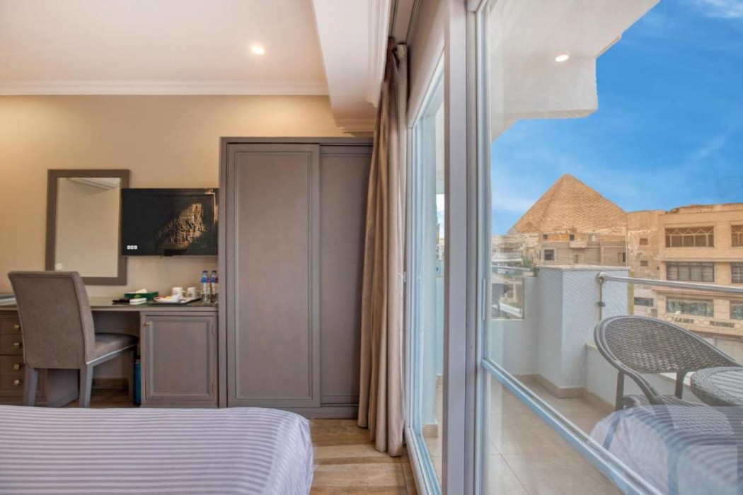 Mamlouk Pyramids Hotel 24/68