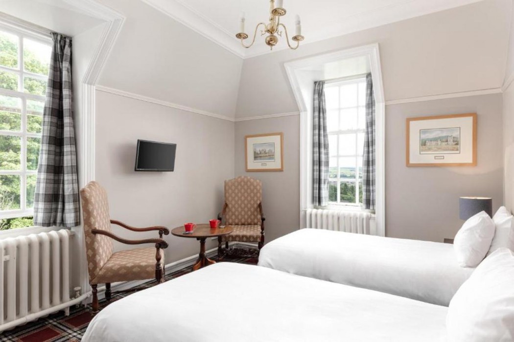 Tulloch Castle Hotel 10/67