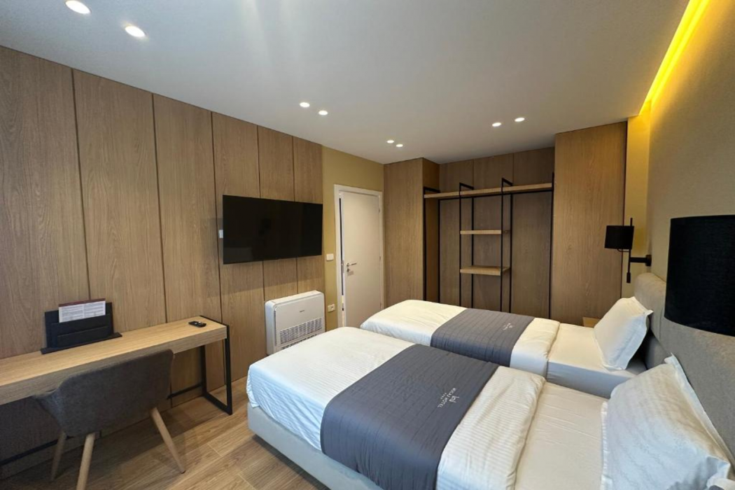 Mulaj Hotel Tirana 11/63