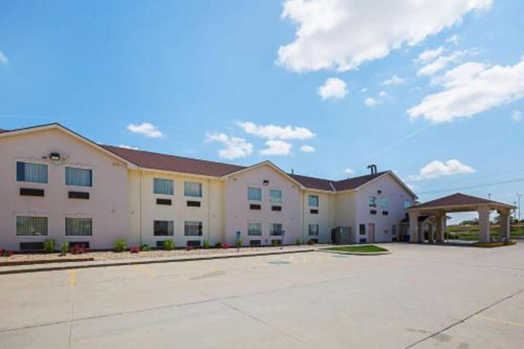 Motel6 Omaha, NE - IAT West image