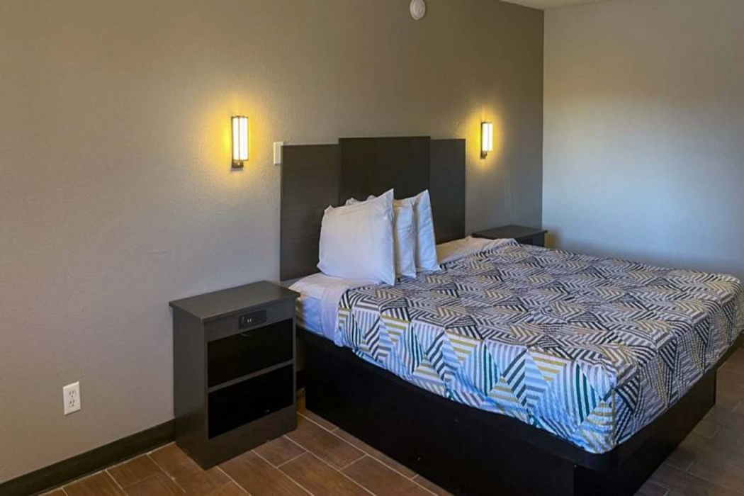 Studio6 Suites Hurricane, WV 12/41