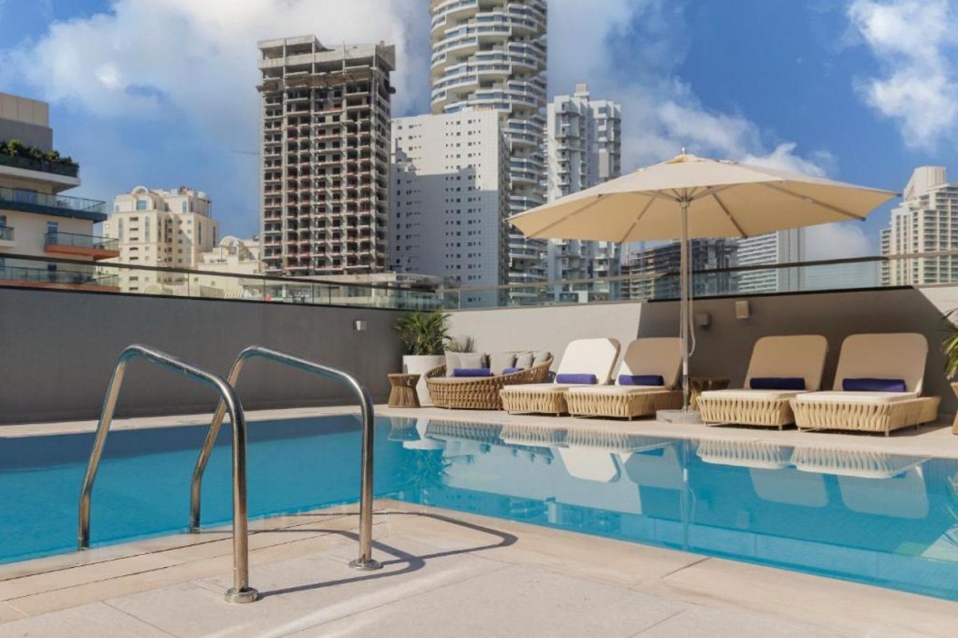 Holiday Inn Dubai Village Circle 13/23