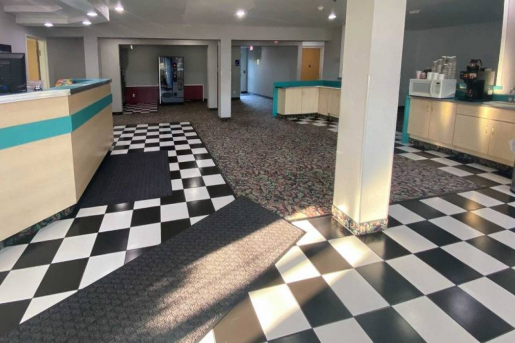Studio6 McAlester, OK - South 2/6