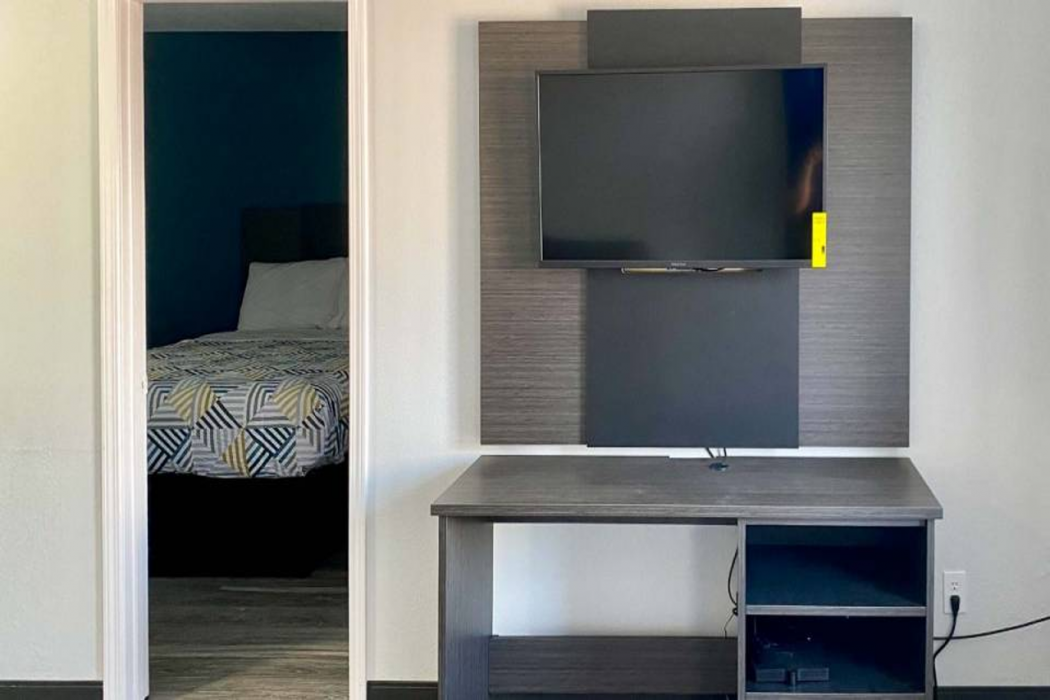 Studio6 Millington, TN 6/30