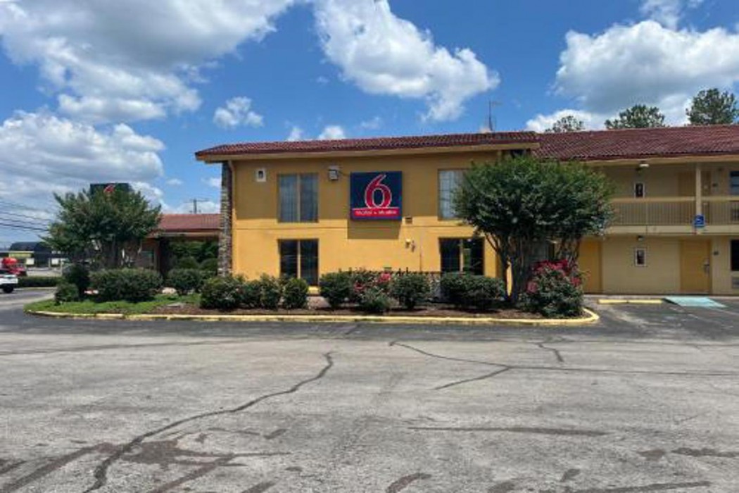 Studio6 Huntsville, AL University Drive image