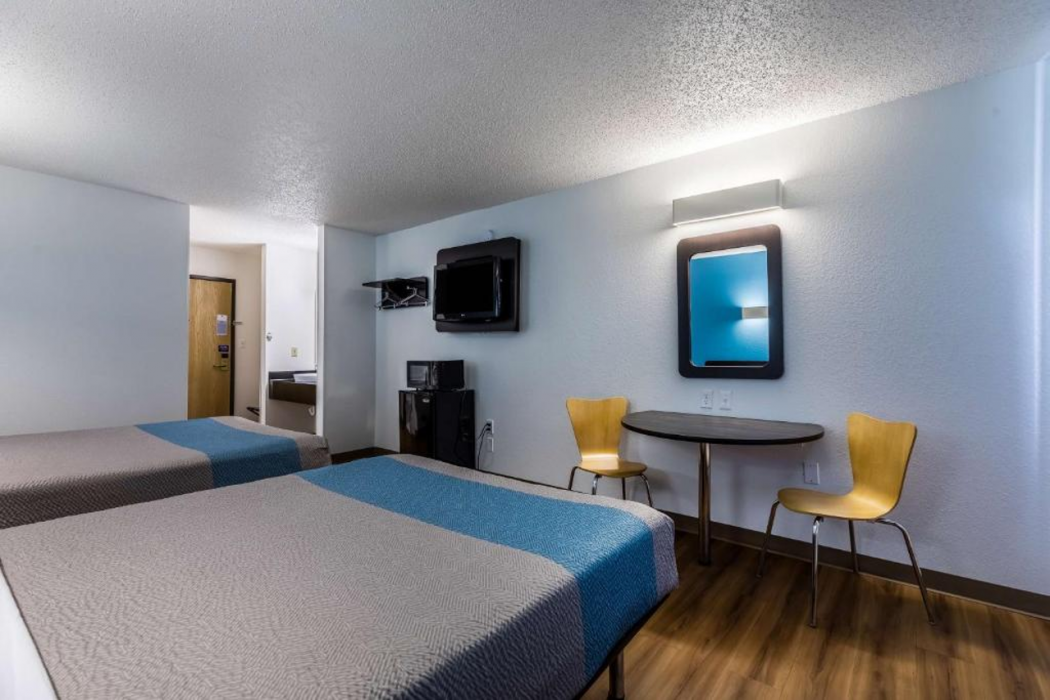 Studio6 Indianapolis, IN – Southport 12/30