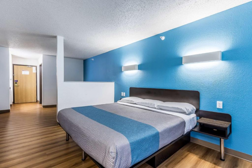 Studio6 Indianapolis, IN – Southport 11/30
