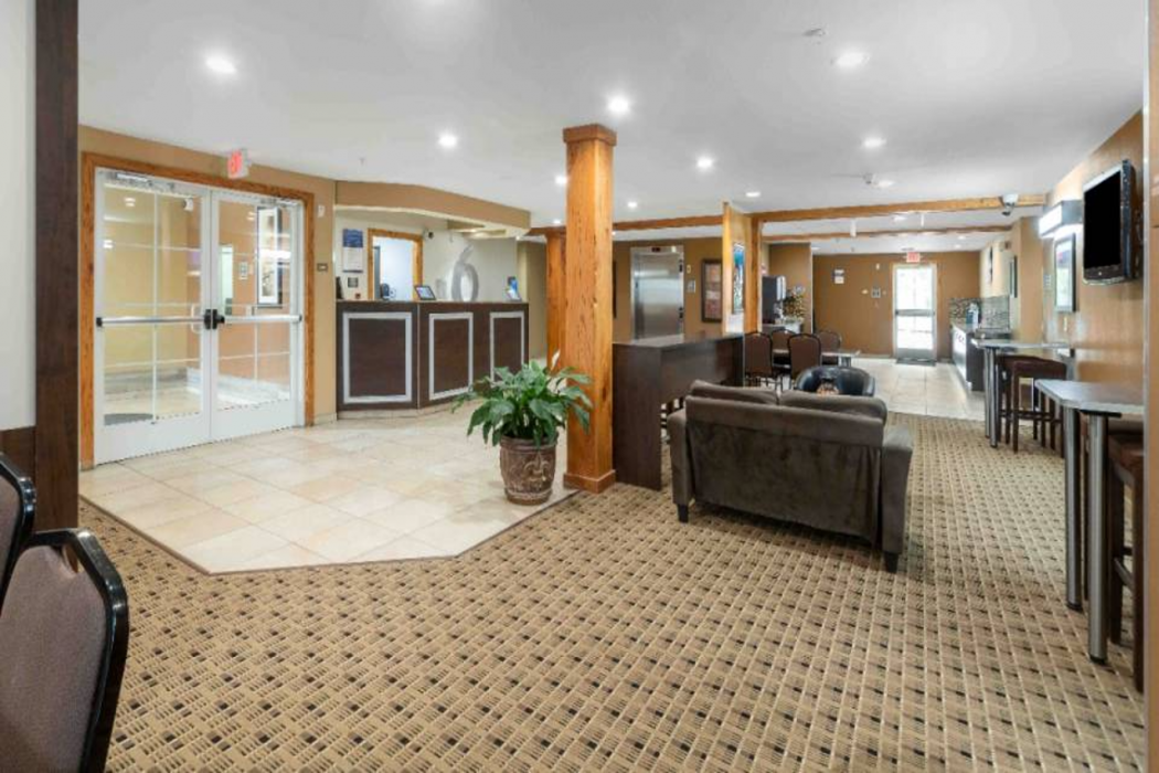 Lobby at Studio6 Suites Breaux Bridge, LA, BREAUX BRIDGE - LA