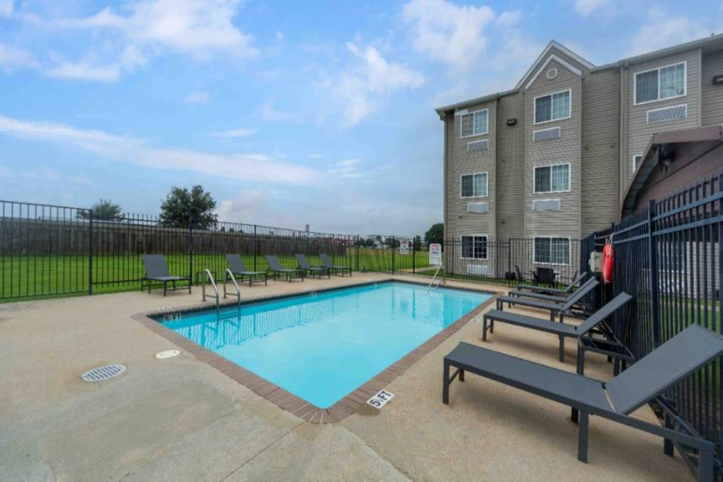Studio6 Suites Breaux Bridge, LA 16/16