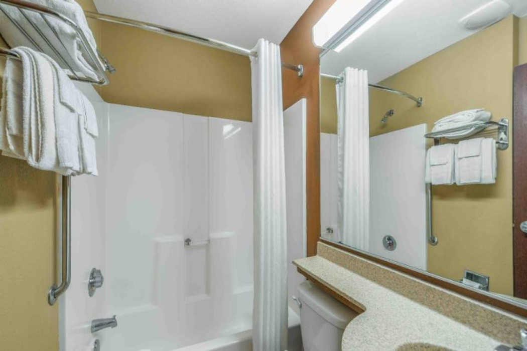 Studio6 Suites Breaux Bridge, LA 11/16