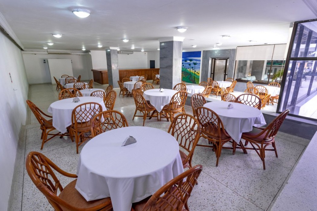 Hotel Axis Inn By GEH Suites 24/30