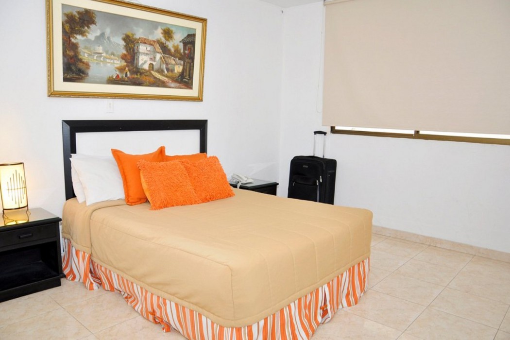Hotel Axis Inn By GEH Suites 9/30