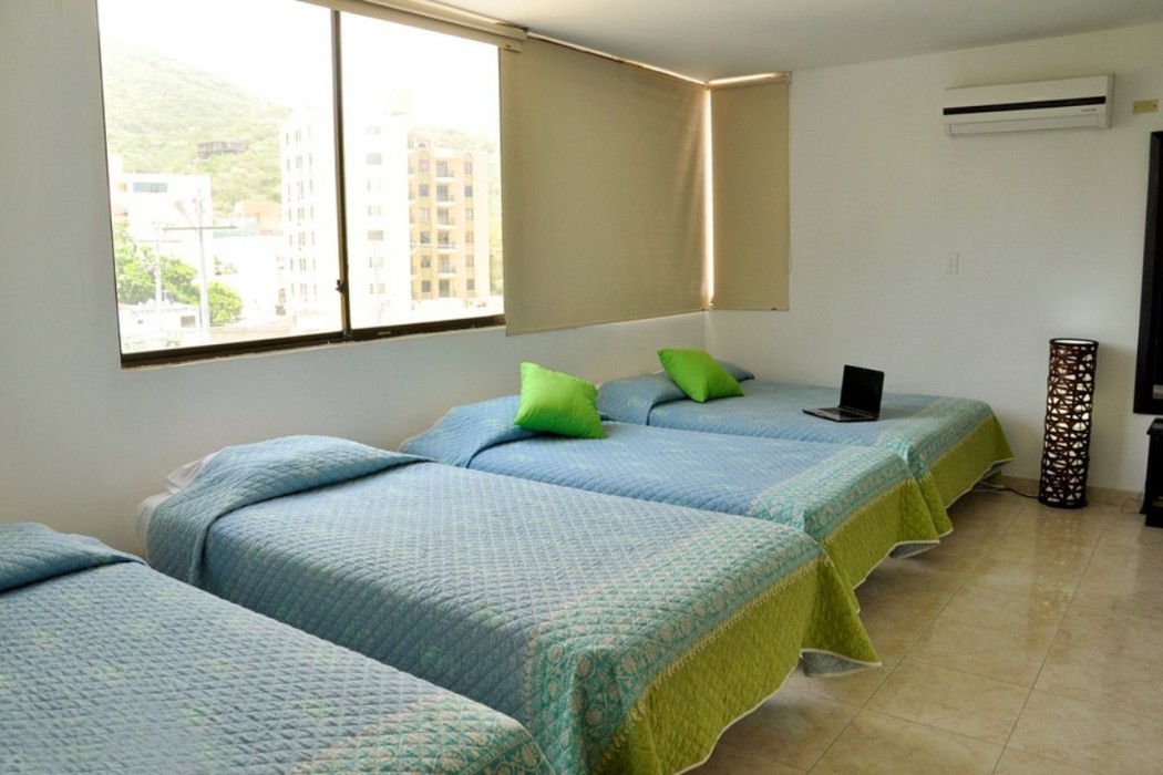 Hotel Axis Inn By GEH Suites 14/30